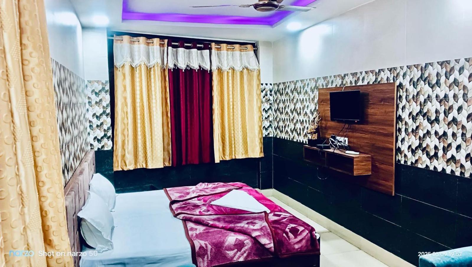 Hotel Vishal Palace Unnao Екстер'єр фото